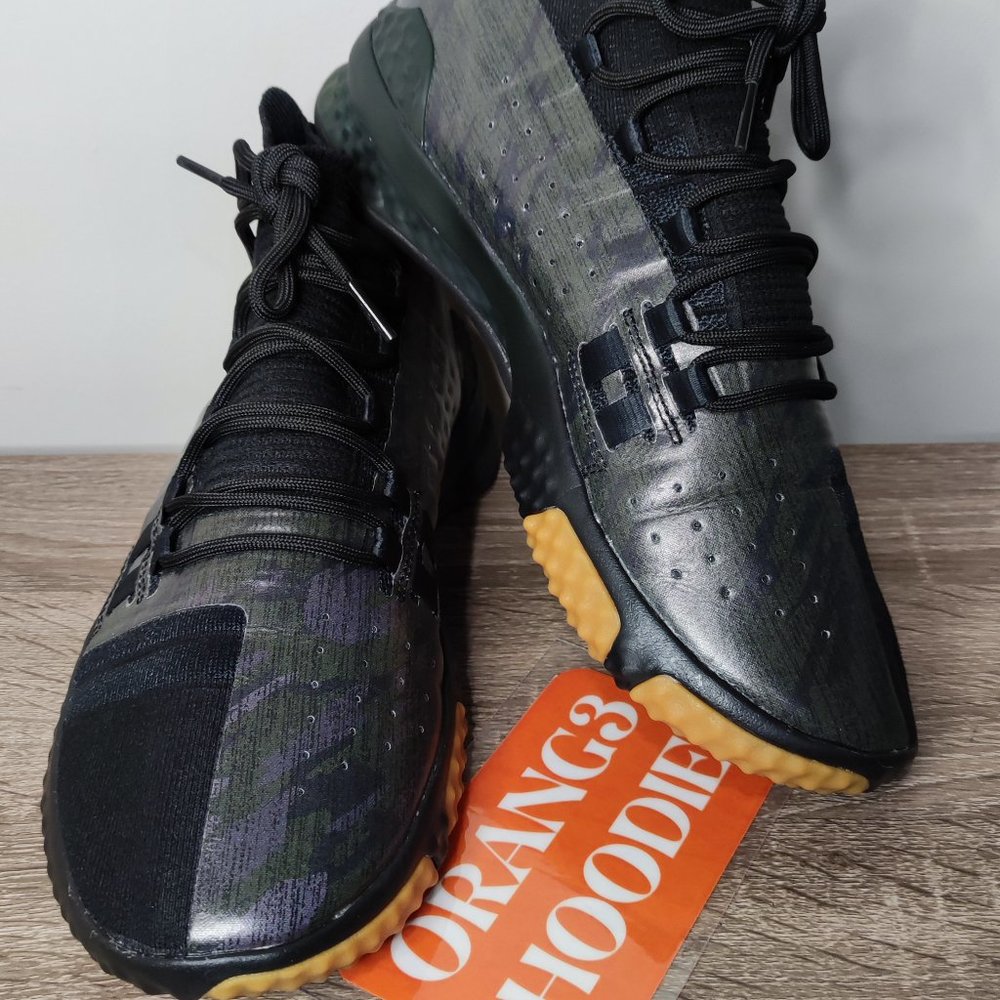 UNDER ARMOUR PROJECT ROCK 1 CAMO 9 WORN ONCE 9.5 FLOW CURRY